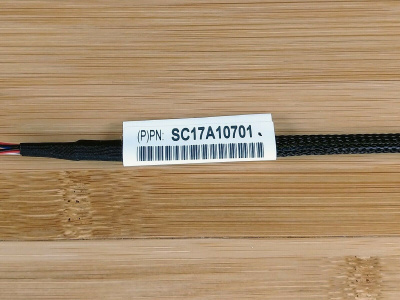 Кабель Lenovo SC17A10701 930-8i 26" CacheVault Battery Cable 9460-8i 00MV104